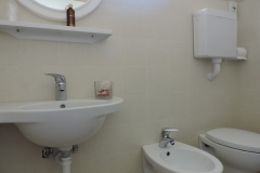 Bagno ristrutturato con box doccia